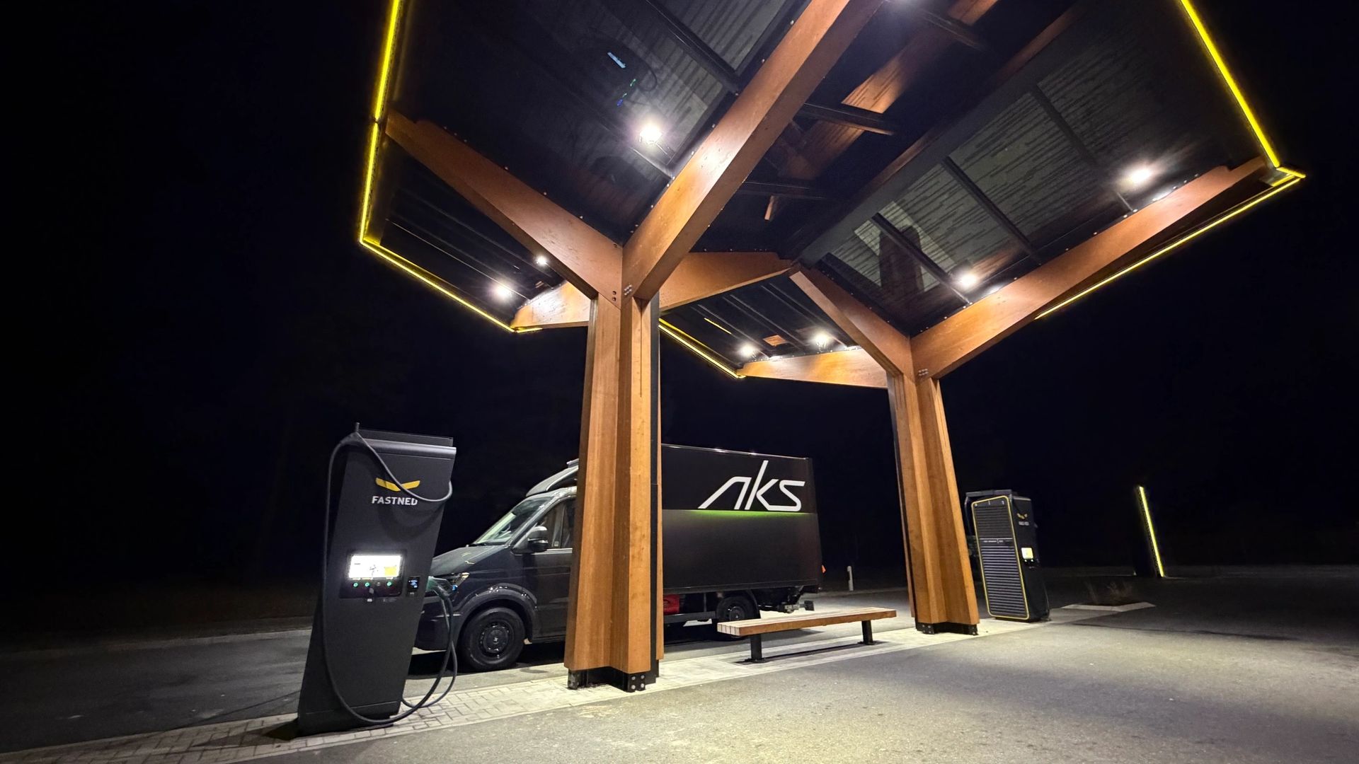 Elektrofahrzeug der AKS Flotte